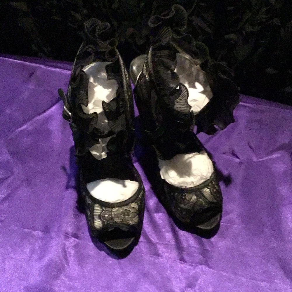 Shoe
